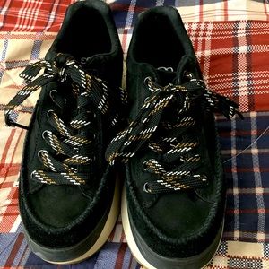 EUC UGG Marin Lace in black suede - 6.5